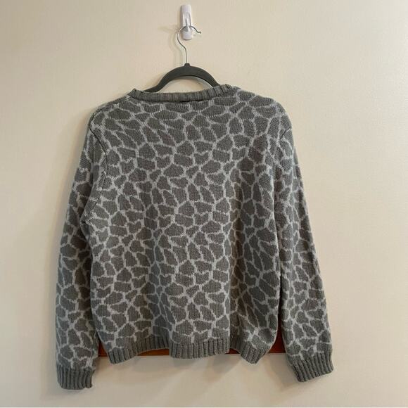 Wooden Ships Grey Giraffe Print Crew Neck LS Sweater Wool Blend Size S/M Cozy - Picture 4 of 13